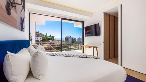 Alta Vista Apartment | SOHO PV - 608 2 BR Condo Luxury View