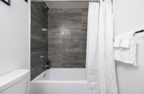 Garden District Apartment | Soho Residence Jarvis