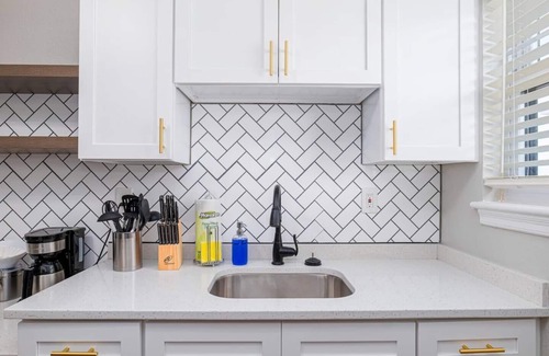 Cottage Line Apartment | Sojourn 2 BR Beach Side Bliss Tide Suite