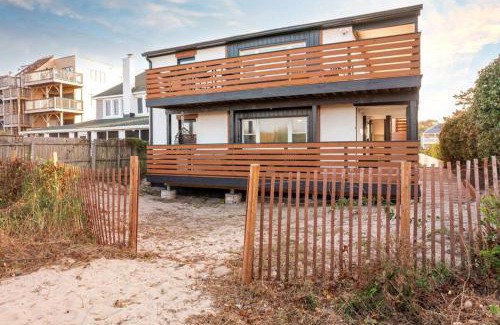 Cottage Line Apartment | Sojourn 2 BR Luxury Beach Side Suite Surf Suite
