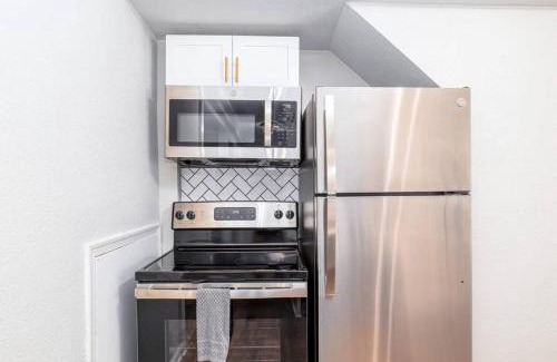 Cottage Line Apartment | Sojourn 2 BR Luxury Beach Side Suite Surf Suite