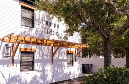 Cottage Line Apartment | Sojourn 2 BR Luxury Beach Side Suite Surf Suite