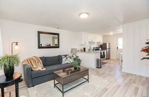 Willoughby Spit Apartment | Sojourn Beachside Hideaway 2 BR