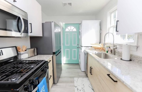 Willoughby Spit House | Sojourn | Coastal Cottage | 3 BR