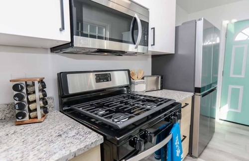 Willoughby Spit House | Sojourn | Coastal Cottage | 3 BR