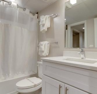 Court House Apartment | Sojourn Courtland Towers 2 BR