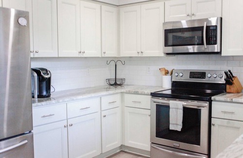 Norfolk Apartment | Sojourn Family Home Sleeps 6