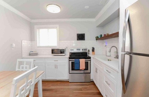 Willoughby Spit Apartment | Sojourn Salt Suite 2 BR 2 BA at Beach Cottages