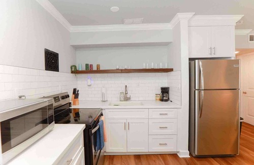 Willoughby Spit Apartment | Sojourn Salt Suite 2 BR 2 BA at Beach Cottages