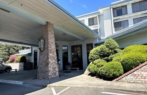 Parkrose Hotel | Sojourn Suites Portland Airport