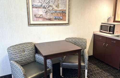 Parkrose Hotel | Sojourn Suites Portland Airport