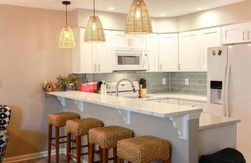 Northeast Virginia Beach House | Sojourn The Ocean Breeze in Virginia Beach