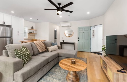 Olde Solana Beach Apartment | Solana Beach Fletcher Cove, Cedros Design - Renovated 2bd Apt