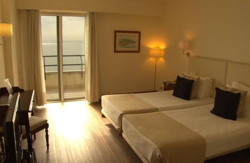 Paco De Arcos Hotel | Solar Palmeiras