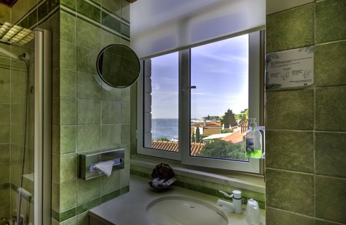 Paco De Arcos Hotel | Solar Palmeiras