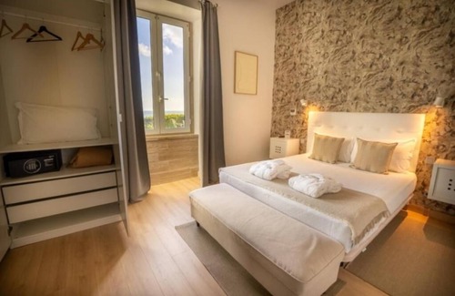 Paco De Arcos Hotel | Solar Palmeiras