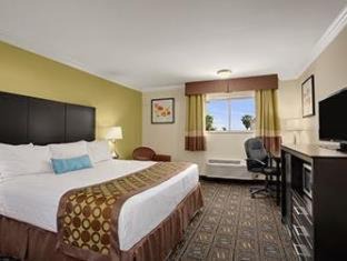 Anaheim Resort Hotel | Solara Inn and Suites