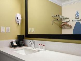 Anaheim Resort Hotel | Solara Inn and Suites