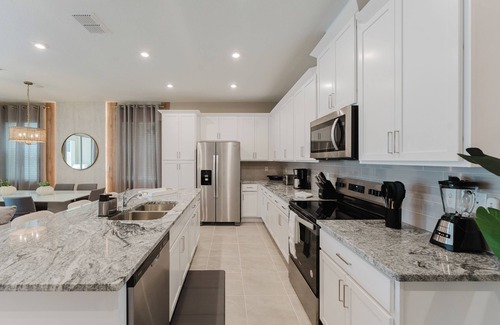 Davenport House | Solara Themed 6BR Near Disney Pool SummerKitchen