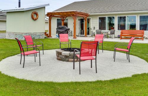 Soldotna House | Soldotna Home with Yard, Walk to Kenai River!