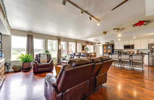 Soldotna House | Soldotna Home with Yard, Walk to Kenai River!