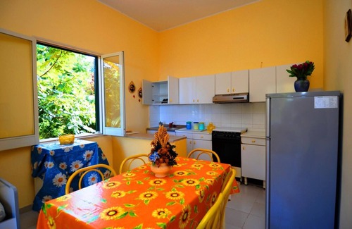 Santa Domenica Apartment | Sole apartment with sea view and parking space! (n ° 1)
