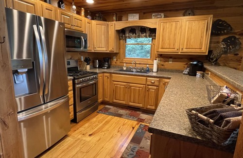 Blue Ridge Cabin | SOLITUDE - Luxury MTN Cabin w/Views! Very private 5.5 Acres. Hot Tub/Fireplaces