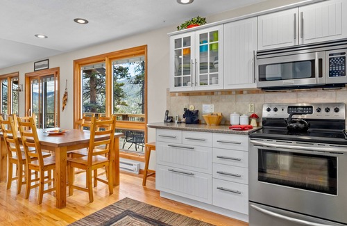 Windcliff Estates House | Solitude Vacation Home at Windcliff by RedAwning