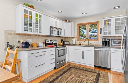 Windcliff Estates House | Solitude Vacation Home at Windcliff by RedAwning