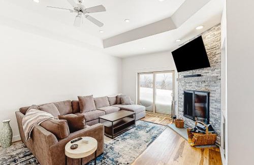 Ludlow Apartment | Solitude Village H102