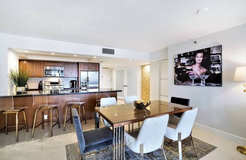 Downtown Miami Condo | Some Like It Hot! 4 Bedroom Condo, Views of Water & Miami Skyline!