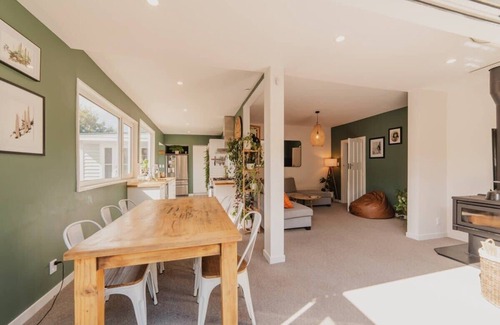 Somerfield House | Somerfield Statement - Bold 3BR House on Barrington