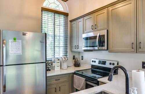 Jefferson Township House | Somerset Townhome with Deck Less Than 2 Mi to Ski Lift!
