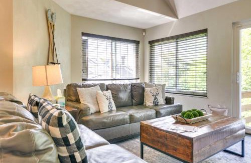 Jefferson Township House | Somerset Townhome with Deck Less Than 2 Mi to Ski Lift!