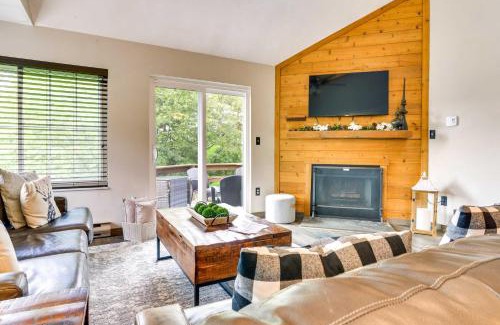 Jefferson Township House | Somerset Townhome with Deck Less Than 2 Mi to Ski Lift!