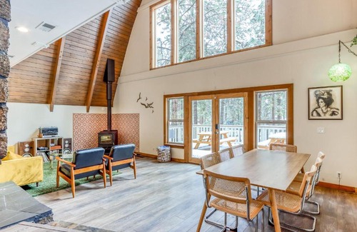 River Forest Acres House | Something to Write Home About
