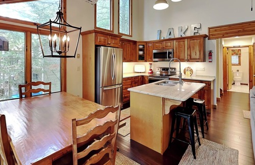 Oakland House | Somewhere | Great Views, Boat Dock, Fire Pit