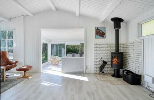 Hojby House | Sommerhus i nærheden af strand og skov