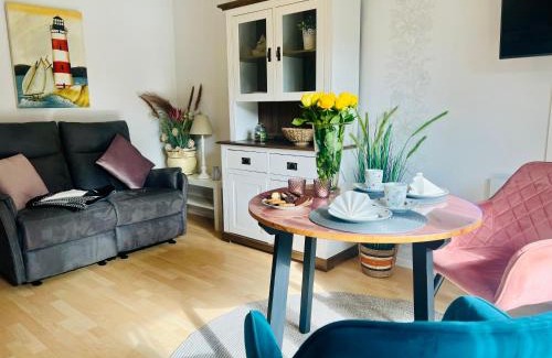 Schoenhagen Apartment | SommerLund - macht Laune auf Meer - Ruhige und sonnige Ferienwohnung mit Terrasse und Garten nahe Strand und Ostsee