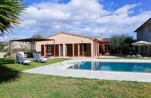 Vilafranca de Bonany Villa | Son Perxana 507 fantastic finca with private pool, large garden, barbecue and air conditioning