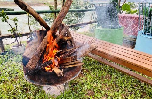Phong Nha Bed & Breakfast | Son River Homestay
