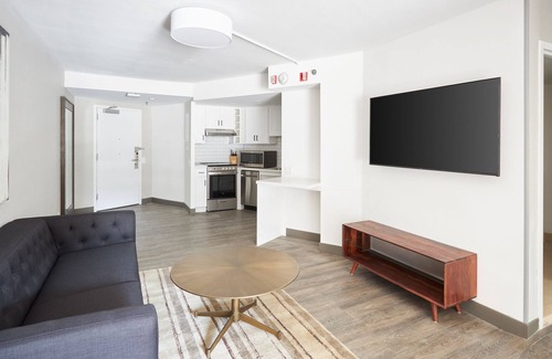 Logan Square Apartment | Sonder at The Terrace | Accessible One-Bedroom Apartment w/ Roll-In Shower
