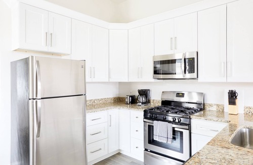 Uptown Historic District Apartment | Sonder at Viewpoint