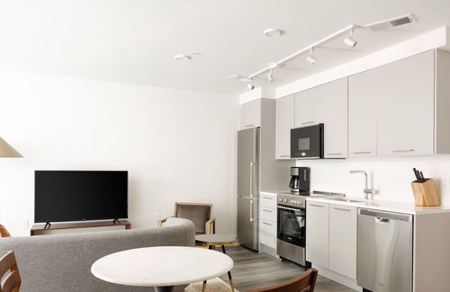 Navy Yard Apartment | Sonder Europa | Lower-Level Studio Apartment