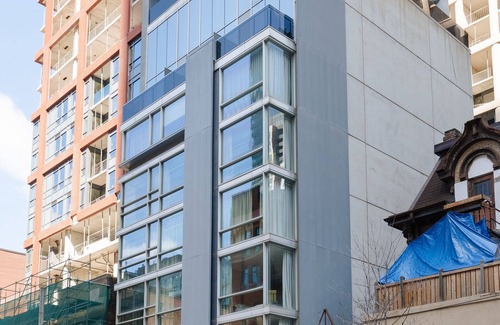 Fashion District Apartment | Sonder The Slate | Queen Suite