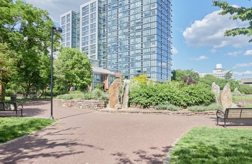 Logan Square Apartment | Sonder The Tidewater | One-Bedroom Apartment w/ Rooftop