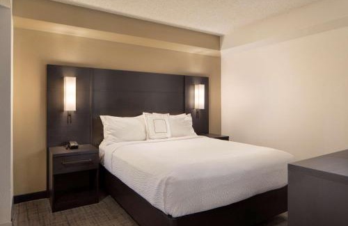 Raisin Hotel | Sonesta ES Suites Fresno