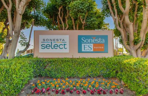 Downtown Village Hotel | Sonesta ES Suites Huntington Beach Fountain Valley
