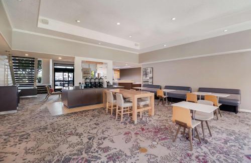 Downtown Village Hotel | Sonesta ES Suites Huntington Beach Fountain Valley