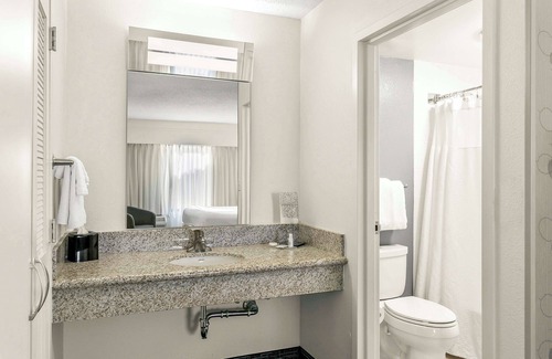 Greenbelt Hotel | Sonesta Select Greenbelt College Park
